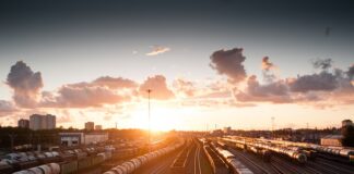 Co jest celem logistyki zaopatrzenia?